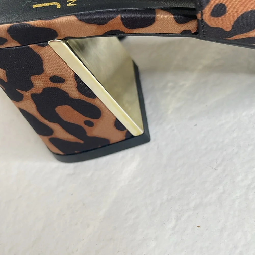 NWOT Jones New York Satin Leopard Print Slingback Heels 6.5